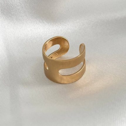 انگشتر طلا زنانه مدرن پهن مات طلای 18 عیار